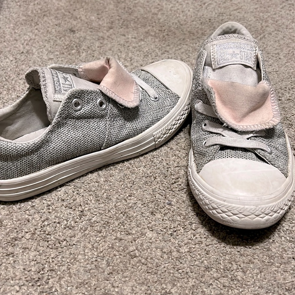 Girls grey Converse with light pink tongue